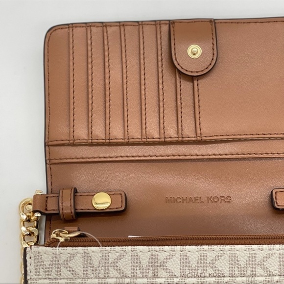 Michael Kors MD MF Phone Xbody Bag Vanilla - Picture 8 of 14